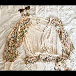 Blu Pepper Boho Flowy Cotton Floral Puff Sleeve Top Size Small